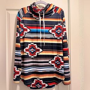 NWOT NO BRAND Beautiful Aztec Women’s Hooded Drawstring Long Sleeve Top.